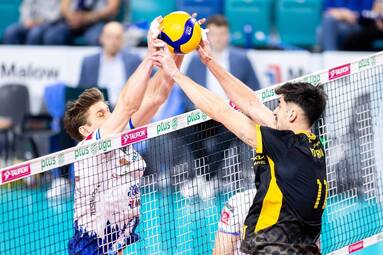 Ślepsk Malow wypuścił zwycięstwo z rąk. Duży krok PGE GiEK Skry do play-offów PlusLigi [WIDEO]